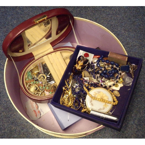 213 - Hatbox comprising comprising assorted costume jewellery to include: brooches, watches, necklaces, co... 