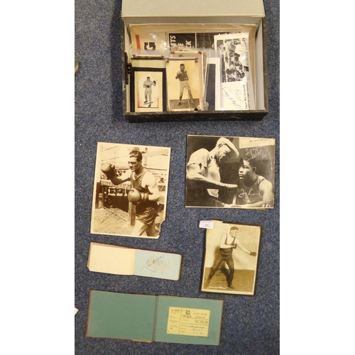 215 - Collection of Boxing autographs from the 1940s and 50s, to include: Selwyn Evans, Ronnie James, Clif... 