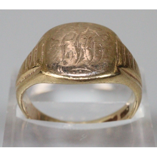 261 - 9ct gold signet ring with monogram.  6.4g approx.   (B.P. 21% + VAT)