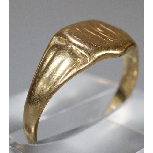 263 - 18ct gold signet ring with monogram.  3g approx.  (B.P. 21% + VAT)