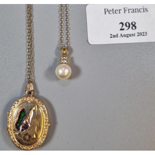 298 - 9ct gold locket and chain decorated with a butterfly.  3.9g approx.  Together with a pearl pendant n... 