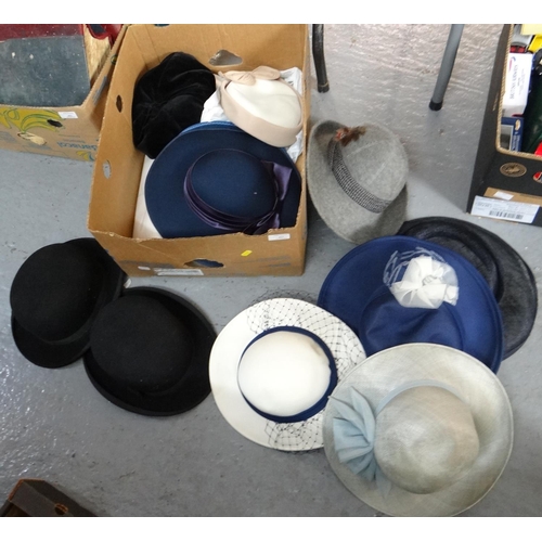 453 - Box of vintage hats to include: two men's fur felt bowler hats; one Ceres make marked Walter Davies ... 