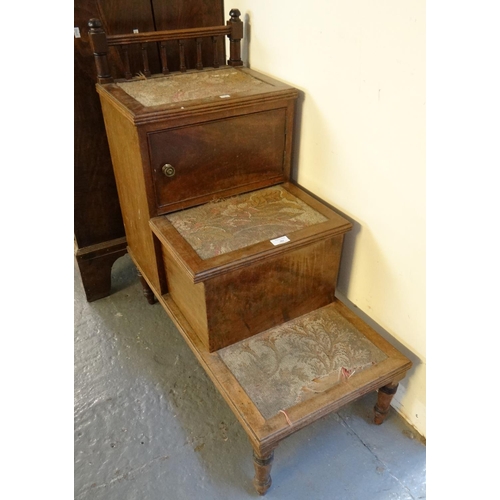 583 - 19th century mahogany three tier commode on baluster turned legs.  (B.P. 21% + VAT)