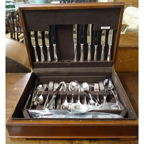 Harrods Ltd. Cutlers & Silversmiths Knightsbridge S W canteen of