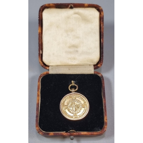 219 - 9ct gold fob, 'Great Western Railways for 15 years first aid efficiency, Albert S Morris 1940', in a... 