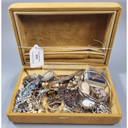 220 - Velvet finish jewellery box containing an assortment of costume jewellery and oddments of silver inc... 