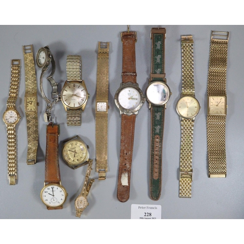 228 - Collection of assorted modern gents and ladies wristwatches, various, to include: Tissot gold plated... 