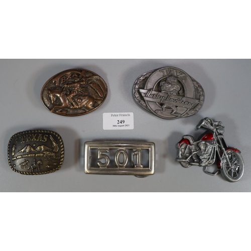 249 - Five American USA belt buckles including: Harley Davidson, Texas with guns Texas with horse etc.  (B... 