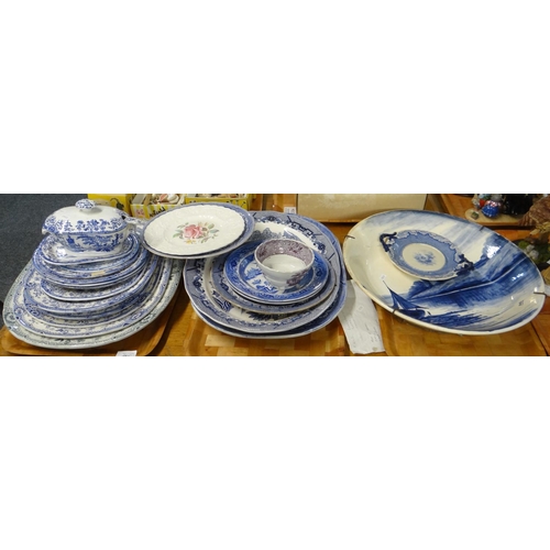 286 - Three trays of mostly blue and white 19th century china to include: graduated set of 'Colandine' Lla...