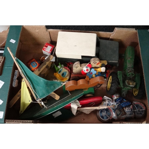 290 - Box of vintage toys to include: two wooden painted scale model yachts; one by 'Birkenhead Star Produ... 