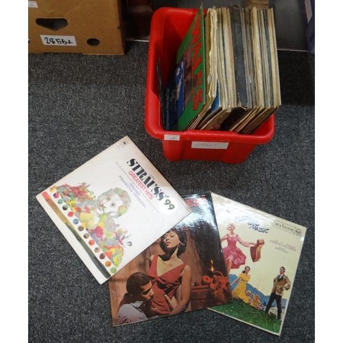 325 - Box of vinyl records to include: Classical, Dean Martin, The Graduate Soundtrack, various Musical So... 