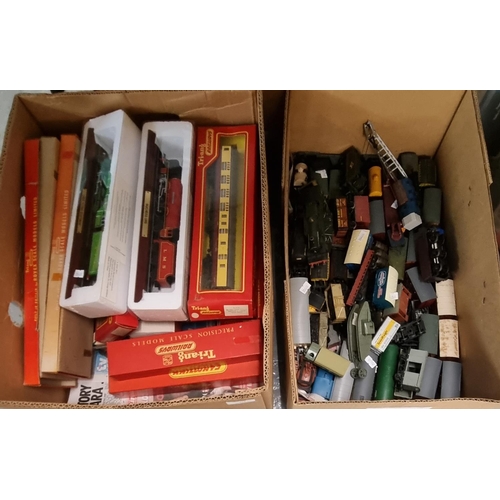 372 - box of mainly OO gauge Triang model railway rolling stock in original boxes, one Mainline passenger ... 