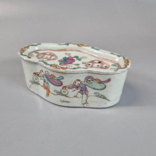 52 - Chinese Quing export porcelain Famille rose decorated 'Cricket Box' of serpentine form with inset pi... 