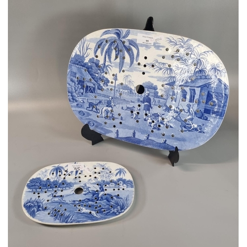 95 - 19th century Spode blue and white transfer printed pearlware pottery drainer decorated with 'Hunting...