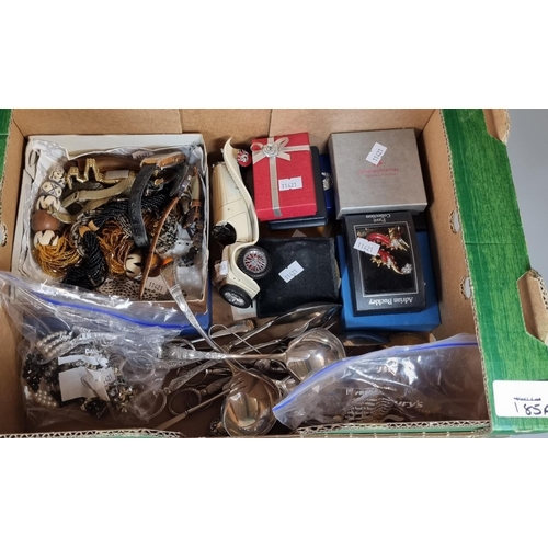 185A - Box of oddments to include: dress watches, costume jewellery, silver plated spoons, Franklin Mint di... 