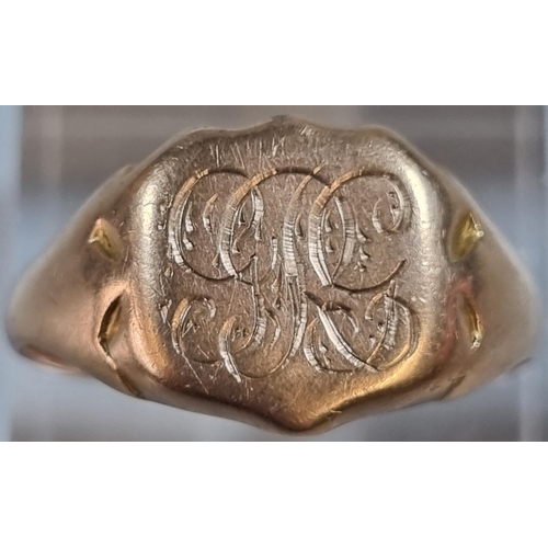 207 - 9ct gold signet ring.  6g approx.  (B.P. 21% + VAT)