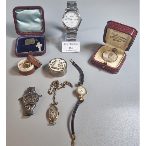 250 - Collection of oddments to include: silver baby's rattle with whistle, ladies watch, gents Seiko Sola... 