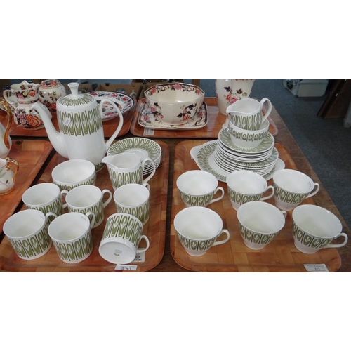 271 - Two trays of Shelley English fine bone china 'Apollo' design china to include: a fifteen piece coffe... 