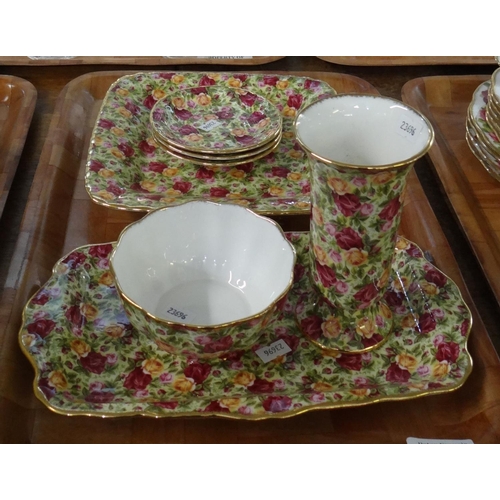 306 - Tray of Royal Albert 'Old Country Roses' Chintz collection items to include: small tray, trinket bow... 