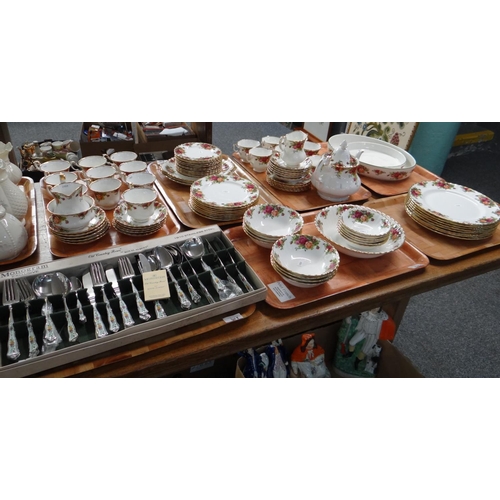 308 - Seven trays of Royal Albert English bone china 'Old Country Roses' design items to include: teacups ... 