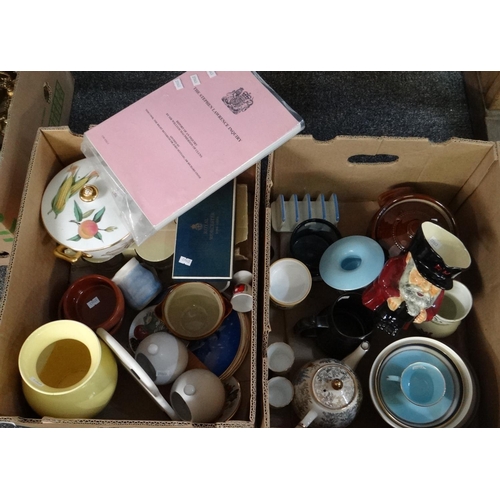 315 - Two boxes of mostly china to include: Royal Worcester 'Evesham' lidded tureen and ramekins, various ... 