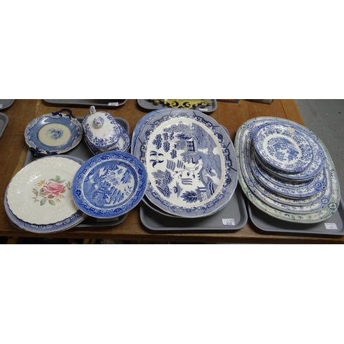 325 - Three trays of mostly blue and white 19th century china to include: graduated set of 'Colandine' Lla... 