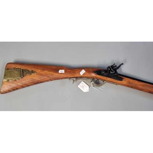 170 - Denix Kentucky rifle replica of 'Beautiful Betsy'.
(B.P. 21% + VAT)