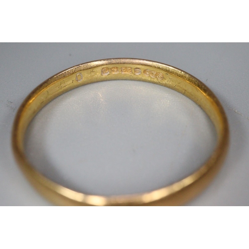 204 - 22ct gold wedding band. 3.2g approx. Ring size Q & 1/2.
(B.P. 21% + VAT)