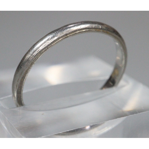 212 - Platinum wedding band. 2.7g approx. Ring size L & 1/2.
(B.P. 21% + VAT)