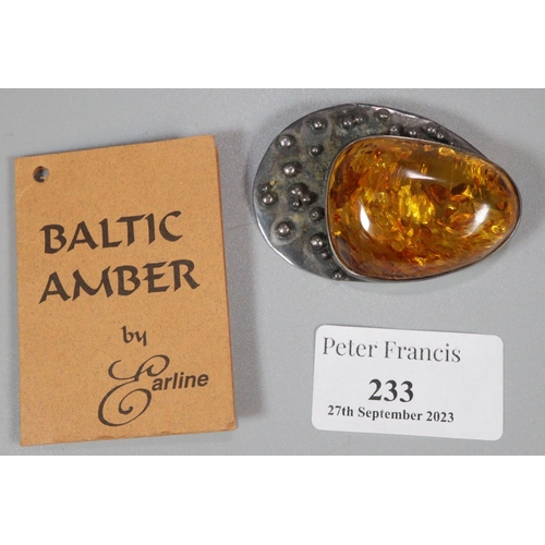 233 - Modern Baltic amber brooch.
(B.P. 21% + VAT)