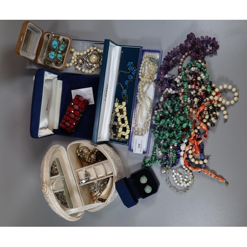 250 - A collection of mainly costume jewellery and jewellery boxes to include: earrings, brooches, a moons... 