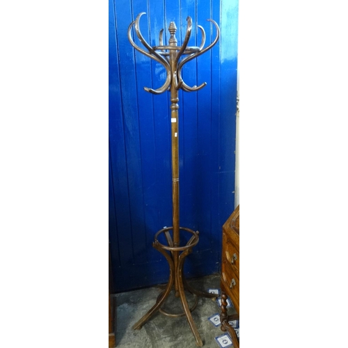 467 - Modern bentwood hat and coat stand.
(B.P. 21% + VAT)