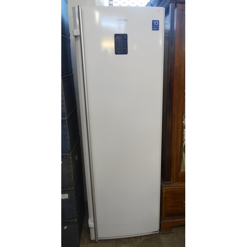 471 - Samsung free standing fridge.
(B.P. 21% + VAT)