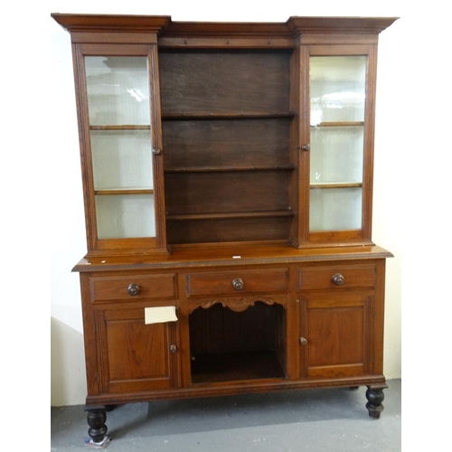 530 - Victorian oak two stage cabinet back dog kennel dresser. (B.P. 21% + VAT)