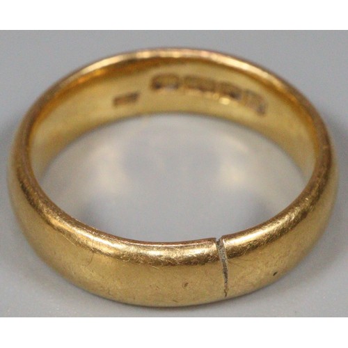 237 - 22ct gold wedding band.  7.3 g approx.  Size J1/2.  (B.P. 21% + VAT)