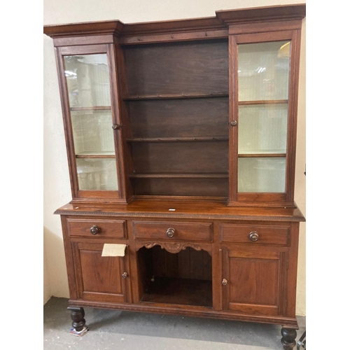 481 - Victorian oak two stage cabinet back dog kennel dresser. (B.P. 21% + VAT)