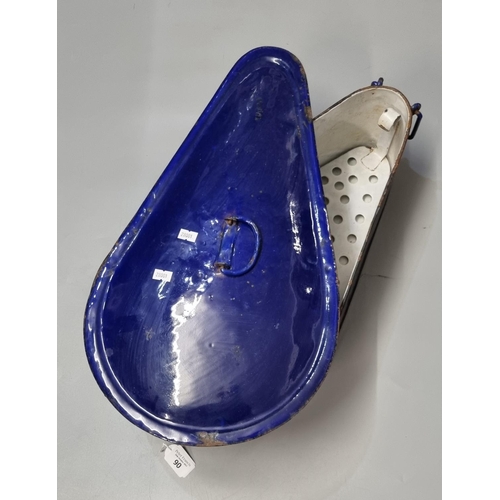 90 - Vintage French enamel fish kettle or  poacher.  (B.P. 21% + VAT)