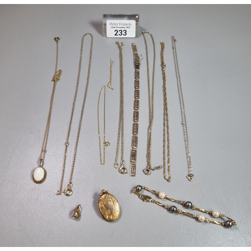 233 - Collection of 9ct gold items to include: small bracelet with pearls, Greek Key design bracelet, fine... 