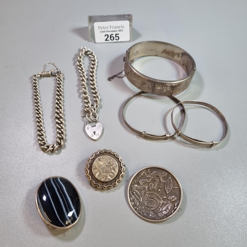 265 - Quantity of assorted silver jewellery to include: bracelets and bangles, chain bracelet with heart p... 