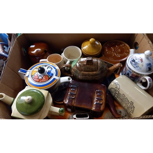 401 - Collection of assorted gilded pottery and porcelain tea ware items, some miniatures together with a ... 