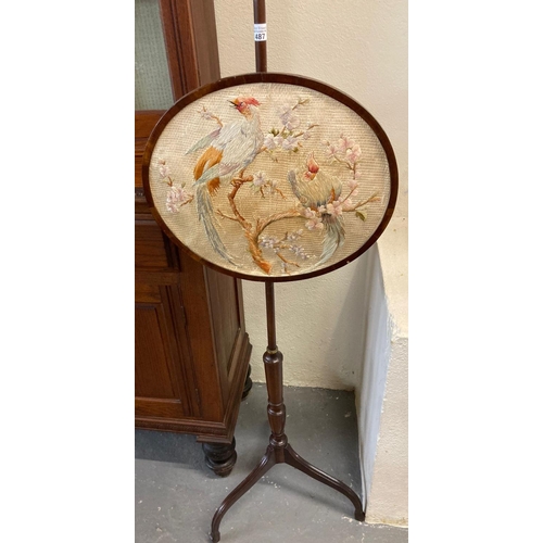 487 - Victorian mahogany tripod poll/makeup screen the tapestry panel decorated with exotic birds amongst ... 