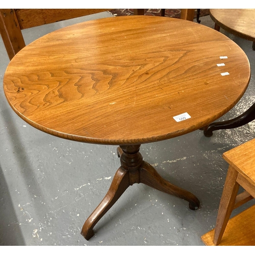 509 - Oak tilt top tripod table.  (B.P. 21% + VAT)