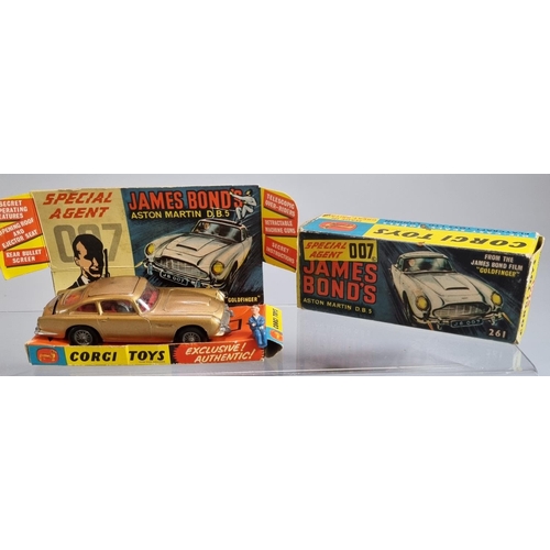 199 - An original Corgi Toys diecast No. 261 James Bond's Aston Martin DB5 sports car, complete with two f... 