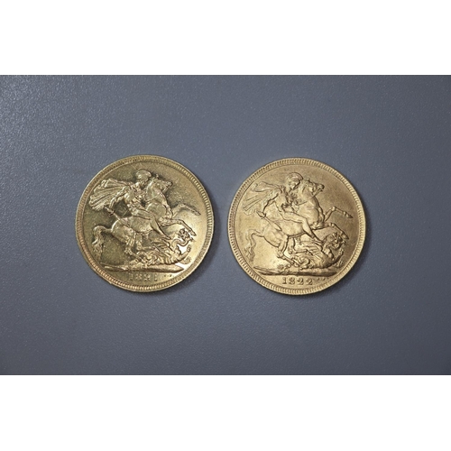 273 - Two George IV gold full sovereigns dated 1821 and 1822.  (2)   (B.P. 21% + VAT)