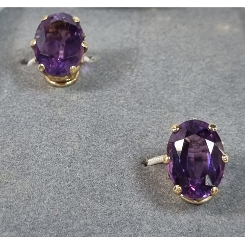 392 - Collection of 9ct gold and amethyst jewellery to include: chain and pendant, pair of clip on earring... 