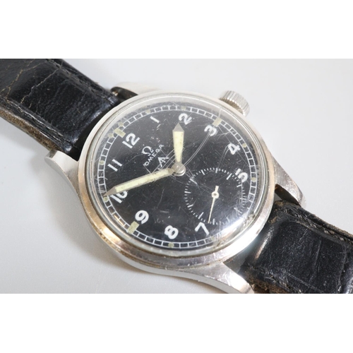 400 - Omega stainless steel Military  type 'Dirty Dozen' manual wind wristwatch, having Arabic numerals to... 