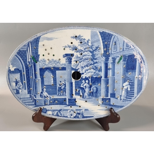 141 - Early 19th century Spode blue and white transfer printed drainer dish, of oval form in the 'Antique ... 