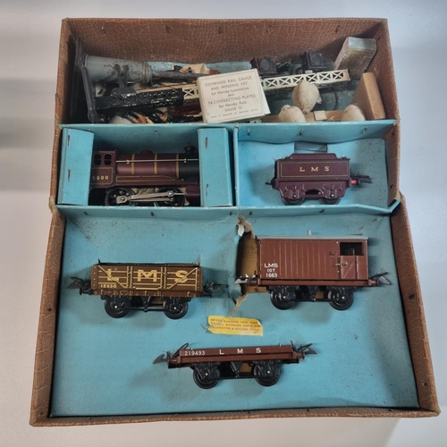 198 - Collection of Hornby O gauge tinplate model railway items, to include: Hornby LMS No. 601 Goods Trai... 