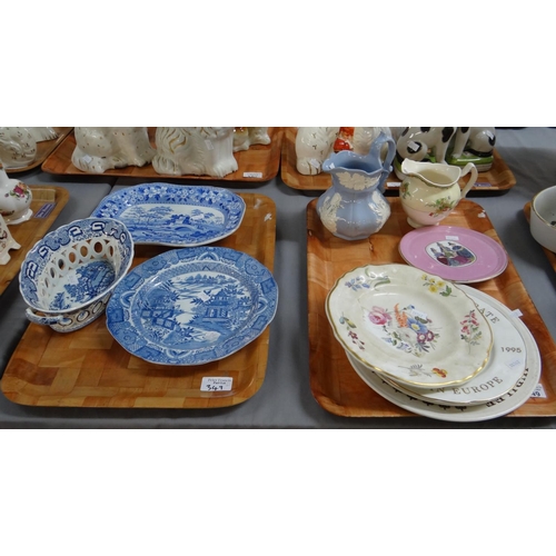 349 - Two trays of china to include: blue and white chestnut dish with pierced edge, small Spode meat dish... 