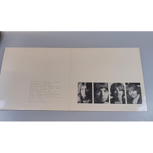 361 - The Beatles 'White Album' stereo double LP, PCS7068 (YEX.712) on Apple Records with original include... 